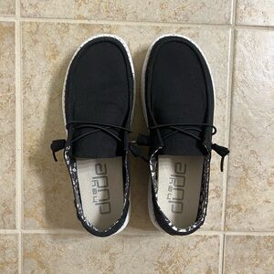 NWOT Wendy HeyDude shoes - Black Odyssey